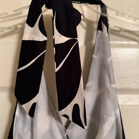 Elegant White House Black Market Black and White Halter Dress - Picture 5 of 6